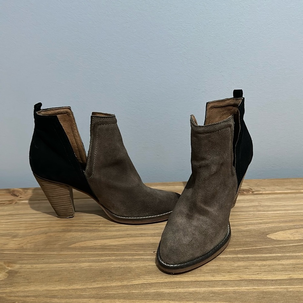 JEFFREY CAMPBELL “ORWELL” BROWN/BLACK SUEDE SLIT CARVED STOCKED HEEL BOOTIES